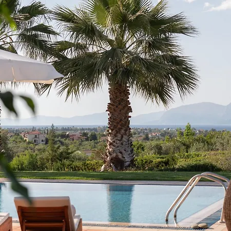 3 Palm Villa *